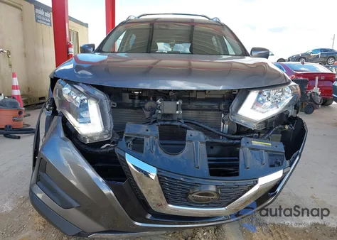 2019 Nissan Rogue Sv z USA, uszkodzony, nr VIN JN8AT2MT1KW251836